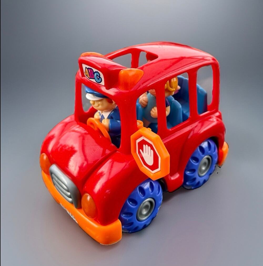 Blue Box Toys ABC School Bus #33532 Red w/ 4 Figures Vintage Learning Toy